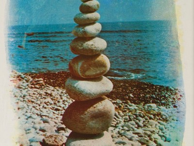 Tower of Stones at the Beach, 1975, by Harry Anderson. Color photolithograph, 39 1/2 x 26 1/4 in. (Gift of Anne d’Harnoncourt and Joseph Rishel, 2021)