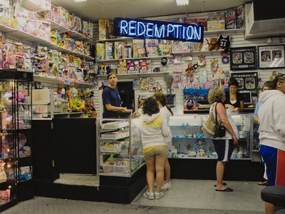 Redemption, 2009, by Zoe Strauss. Inkjet print, 12 x 16 in. (Gift of Rebecca and Gilbert Kerlin, 2021)